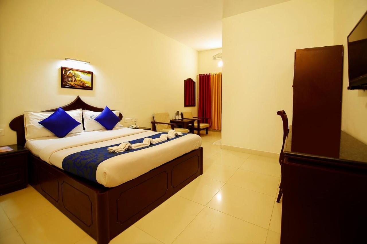 Del-679 Hotel Munnar Bagian luar foto