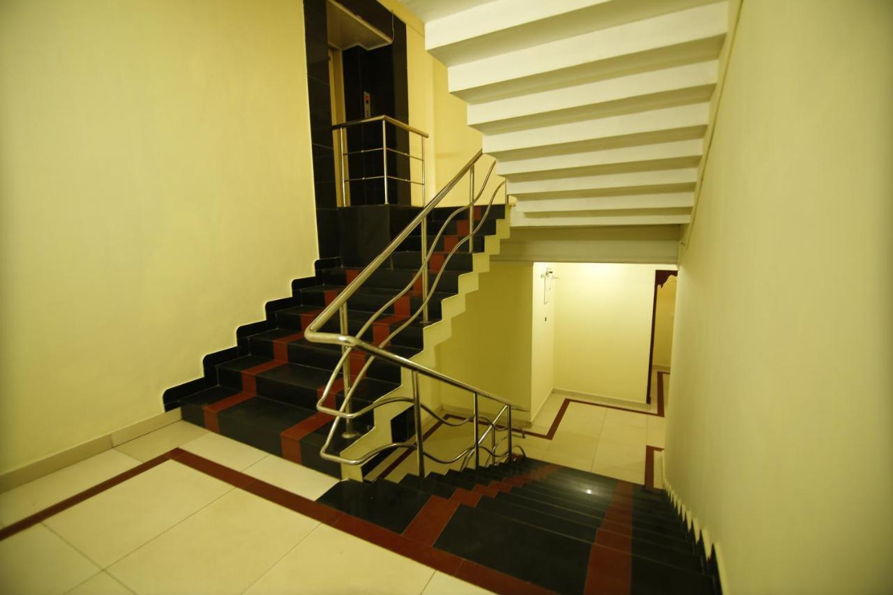 Del-679 Hotel Munnar Bagian luar foto