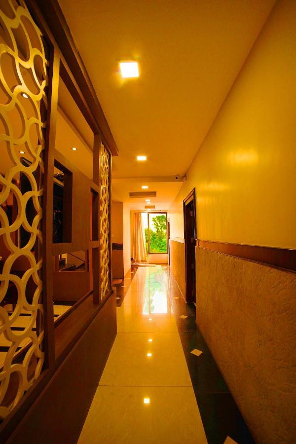 Del-679 Hotel Munnar Bagian luar foto