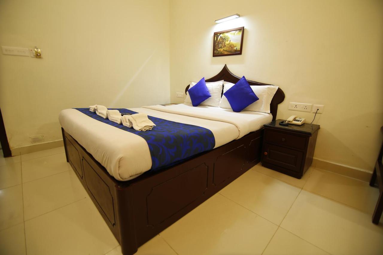Del-679 Hotel Munnar Bagian luar foto