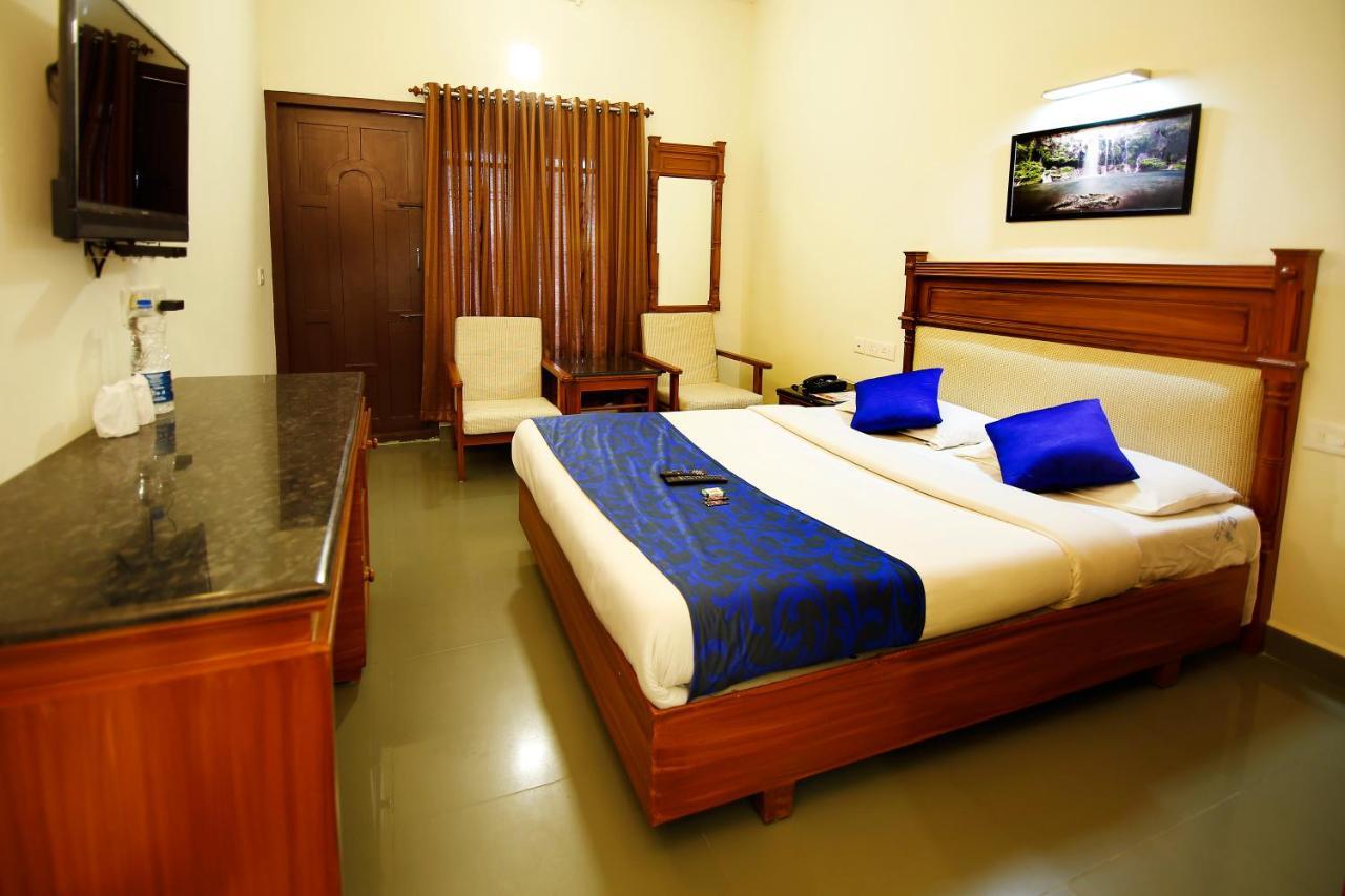 Del-679 Hotel Munnar Bagian luar foto
