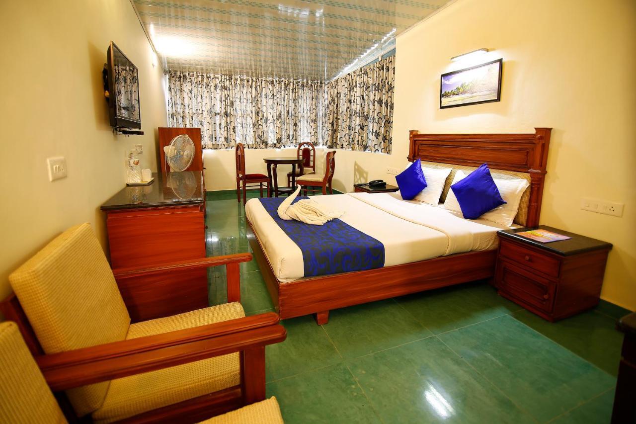 Del-679 Hotel Munnar Bagian luar foto