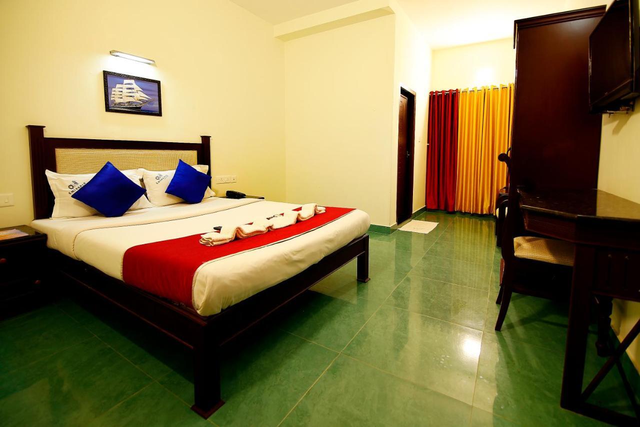 Del-679 Hotel Munnar Bagian luar foto