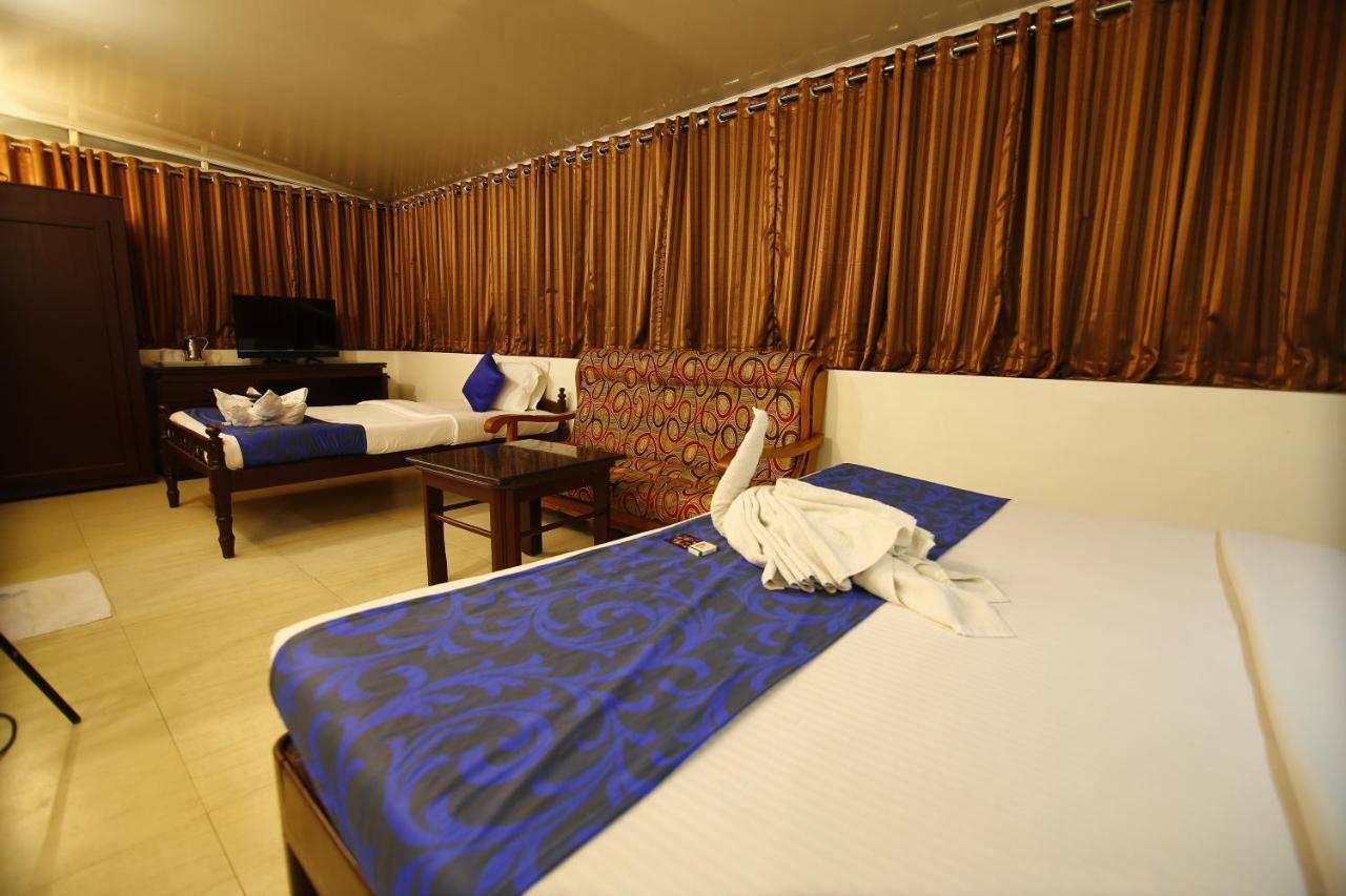Del-679 Hotel Munnar Bagian luar foto